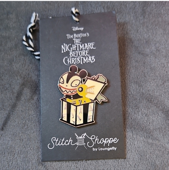 "DISNEY PINS" Your favorites & Grails are here !! Join my live !! - Picture 8 of 16